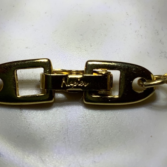 Napier Vintage Pearl Necklace 18” - Picture 5 of 9